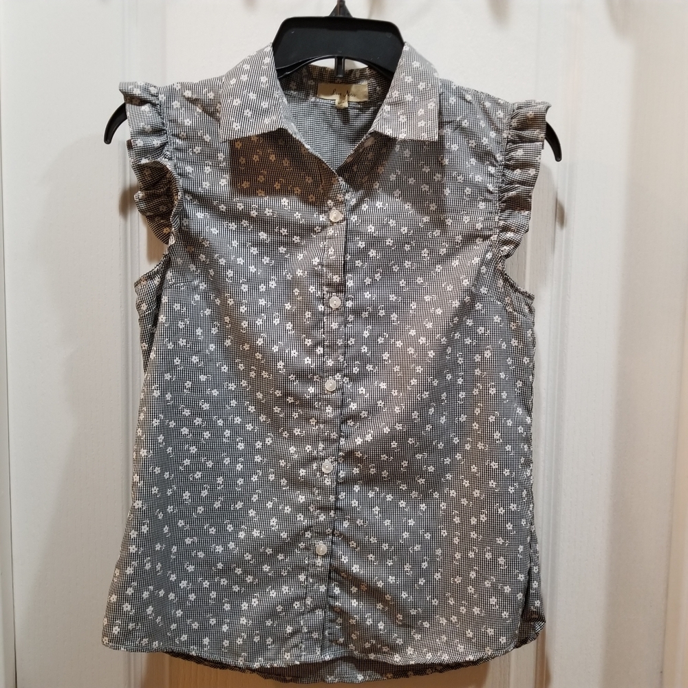 Love Notes, beautiful buttoned blouse with flowers